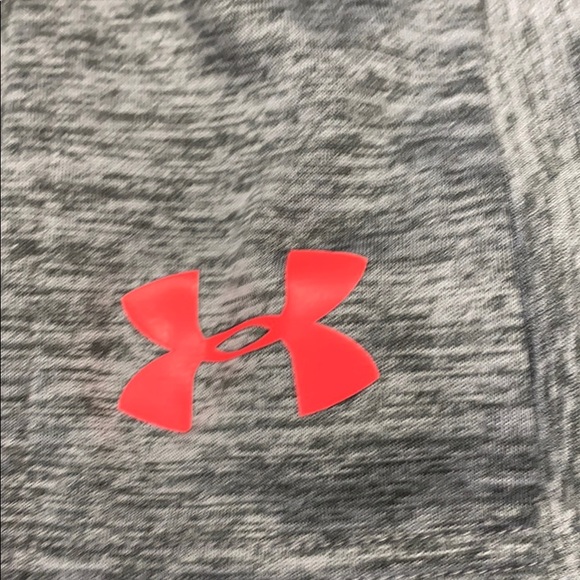 Woman’s Under Armour Hoodie - Picture 7 of 8